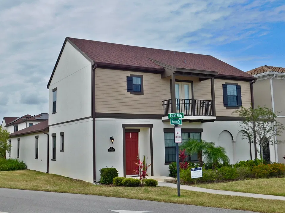 2242 Rodina Dr