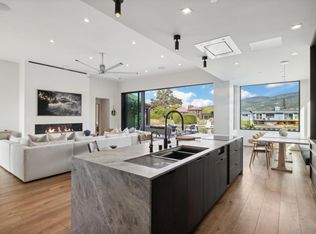 297 Seadrift Rd, Stinson Beach, CA 94970