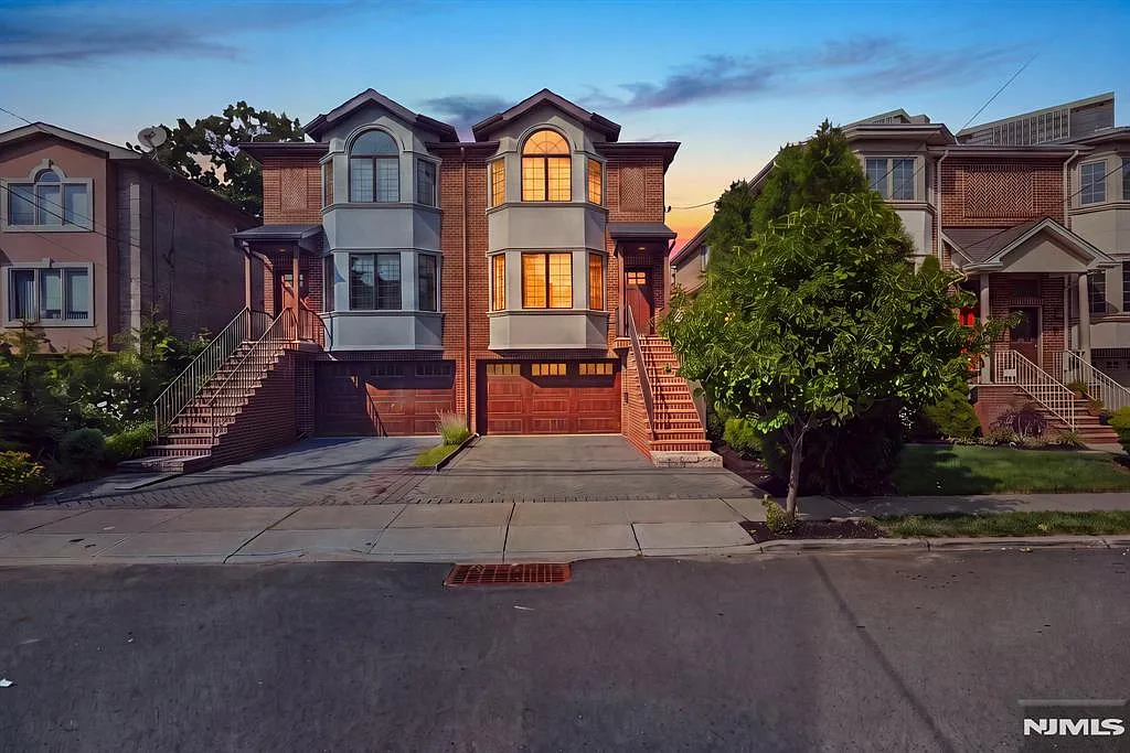 3 bed, 2000 sqft, $5,200 — Photo 1