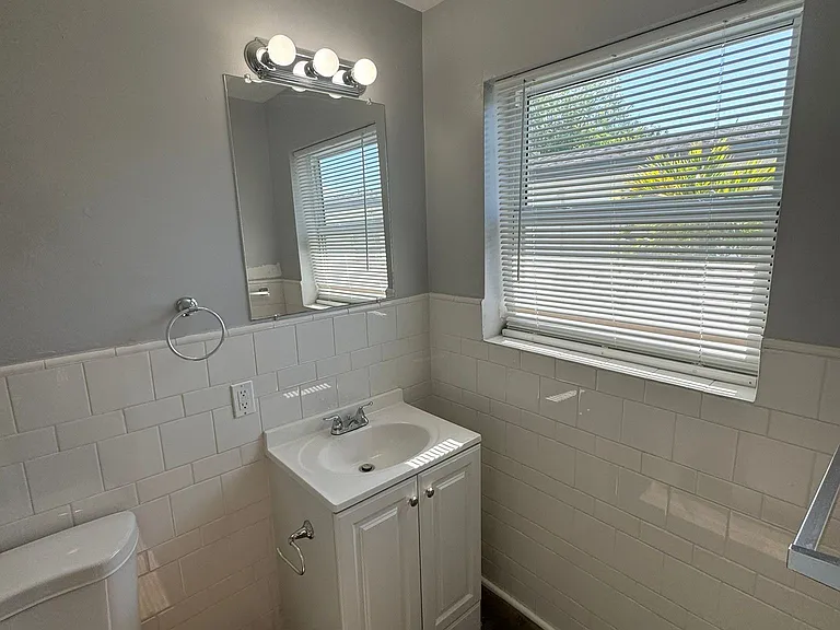 Madison Street Apts LLC — Photo 11