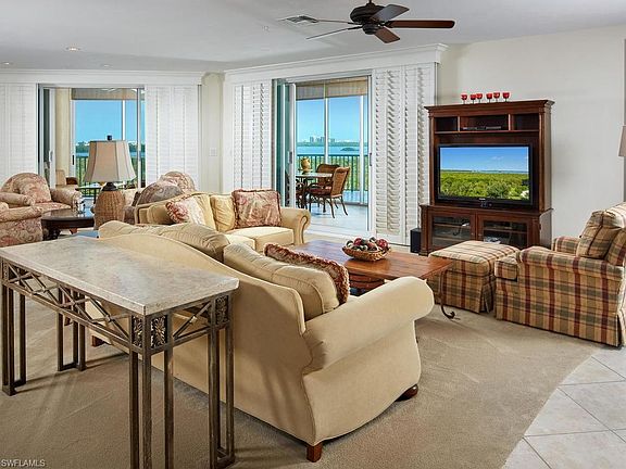 4th image of 4801 Island Pond Ct Unit 505