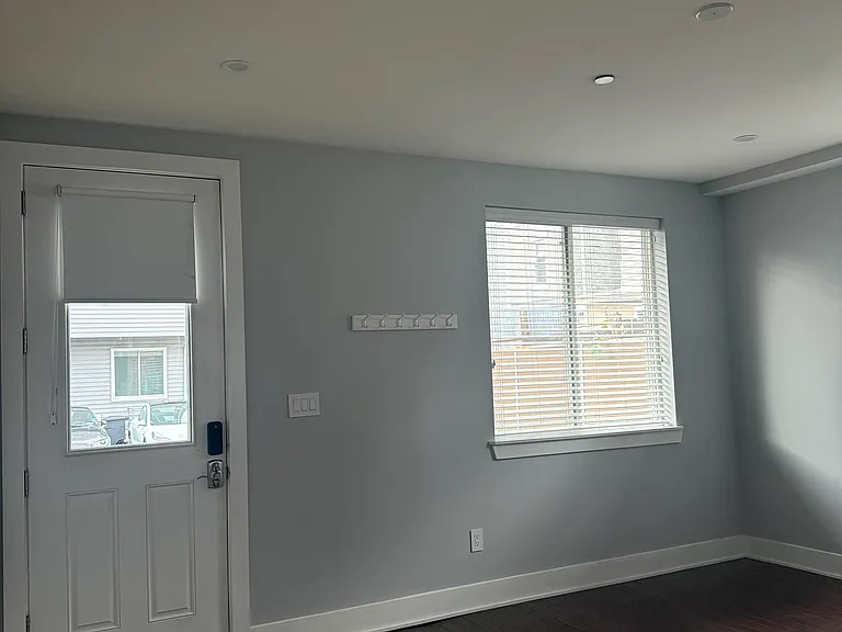 1908 E Letterly St #1 — Photo 2