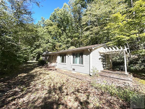 2nd image of 580 Poorhouse Creek Rd