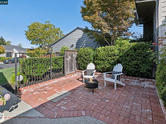 5th image of 115 Cypress Point Way