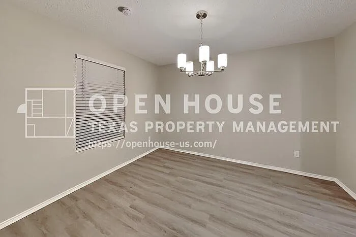 1516 Englewood Dr — Photo 5