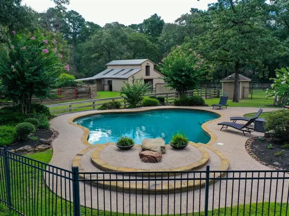 5434 Pine Springs Ct, Conroe, TX 77304