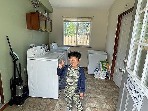 Common area w/dryer & washer