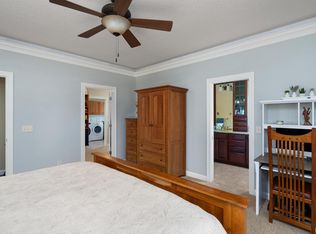 18 Oakwood Dr, Blue Grass, IA 52726