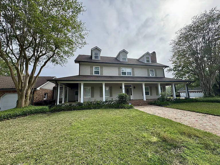 2729 Channel Pl — Photo 1