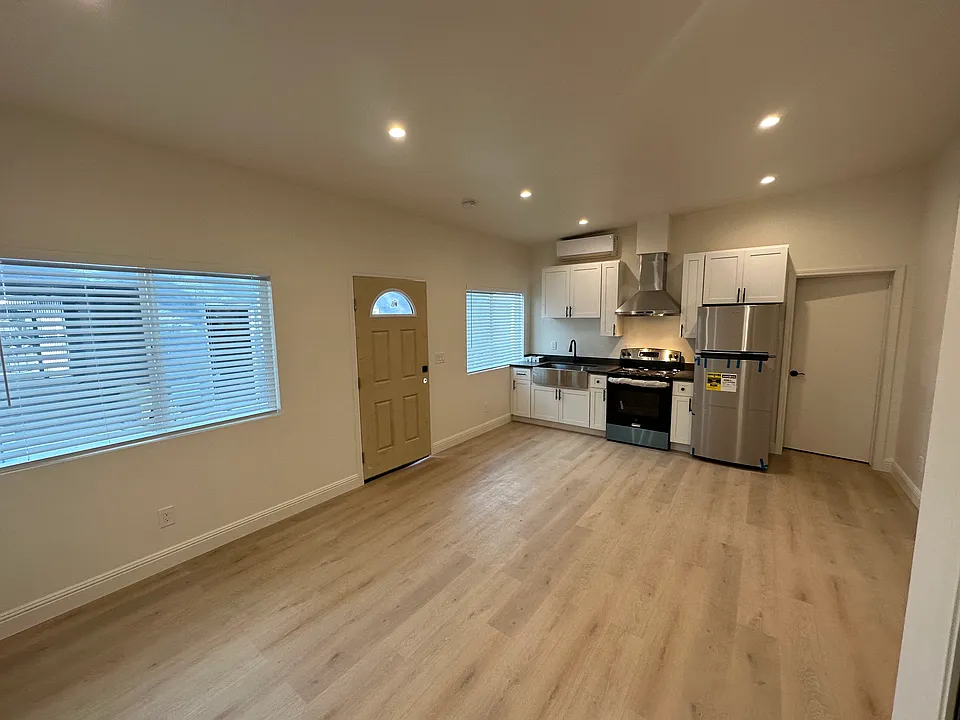 6616 Telegraph