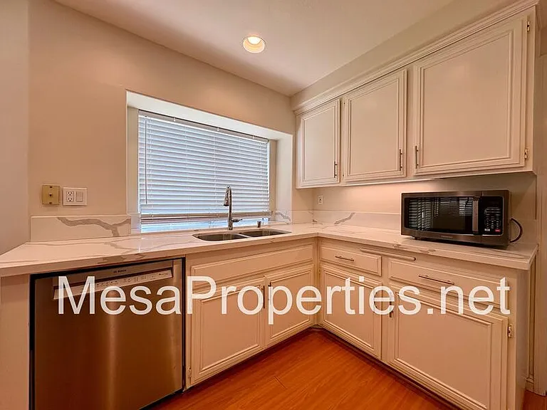 14095 Bancroft Ct — Photo 11
