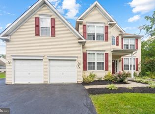83 Fox Hollow Cir, Pottstown, PA 19464