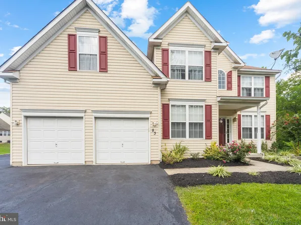 83 Fox Hollow Cir, Pottstown, PA 19464