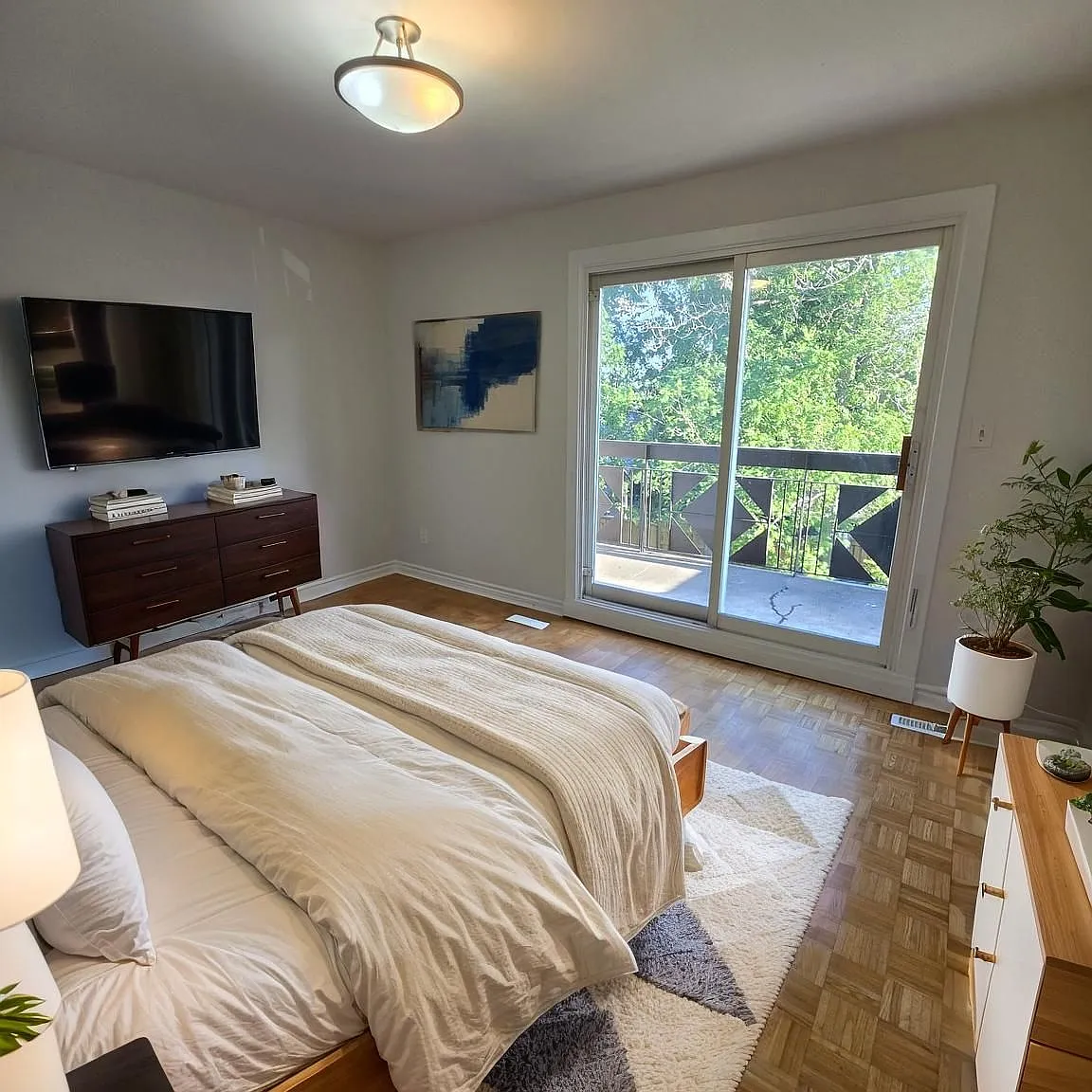 5 bed, $2,199 — Photo 4