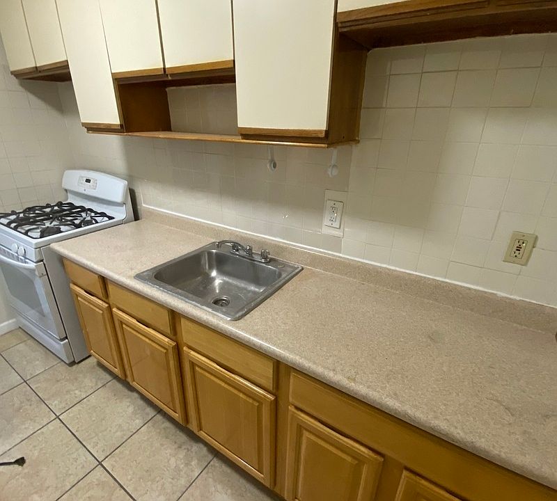1st image of 2125 Pacific St #6