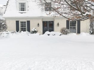 6805 County Line Ln, Burr Ridge, IL 60527