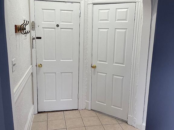4th image of 101 Lake St APT 3R