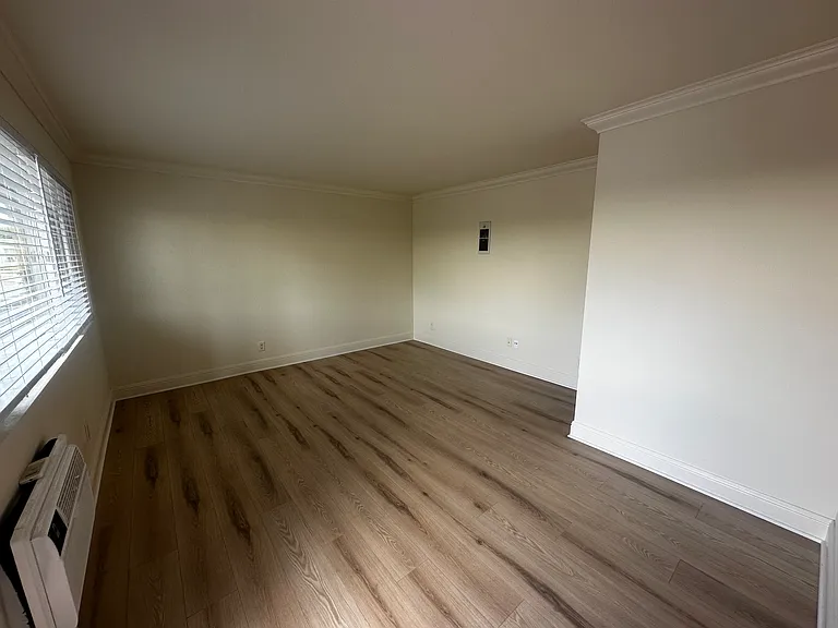 1371 E Washington Ave #103 — Photo 4