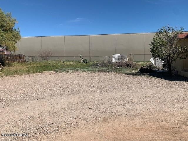 2nd image of 519 E Navajo Rd