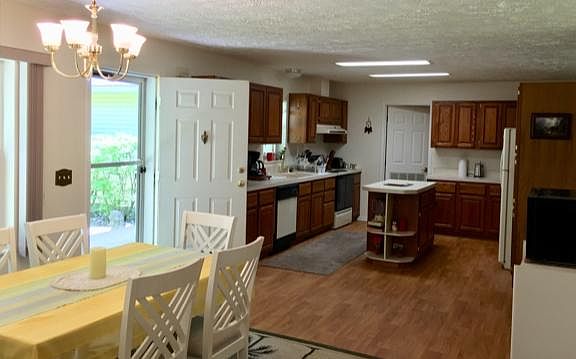 2nd image of 3956 Birchwood Dr