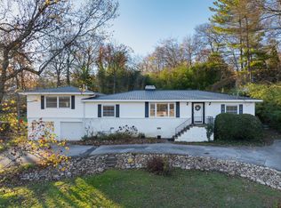 1206 Peter Pan Rd, Lookout Mountain, GA 30750