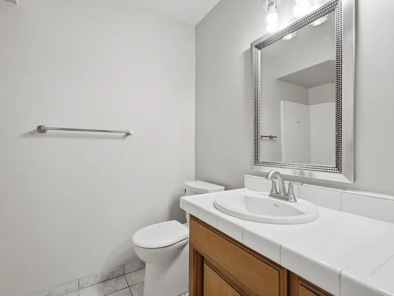 3301 Park Bend Ct — Photo 3