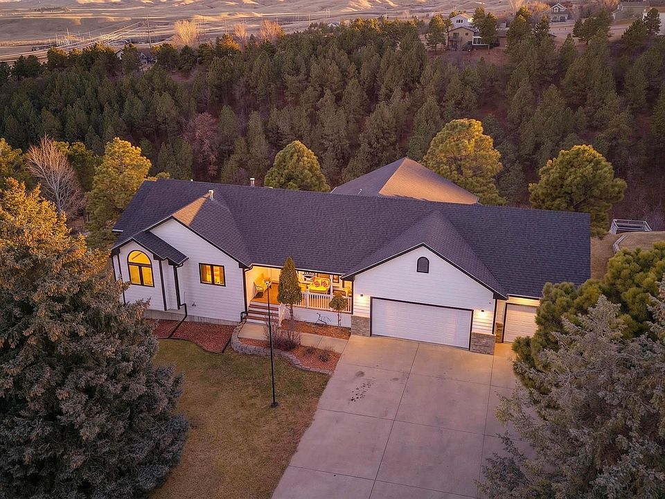 1st image of 945 Enchantment Rd