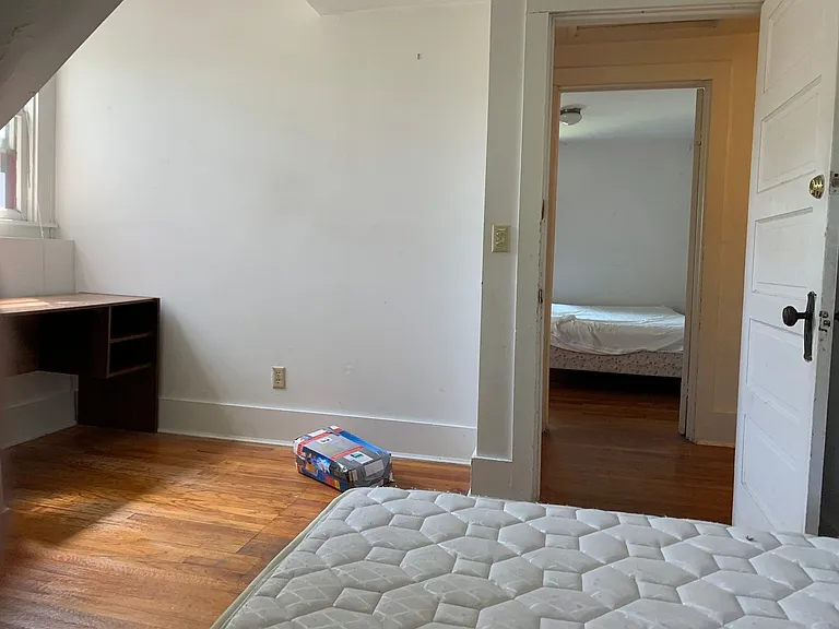 918 Danby Rd — Photo 11