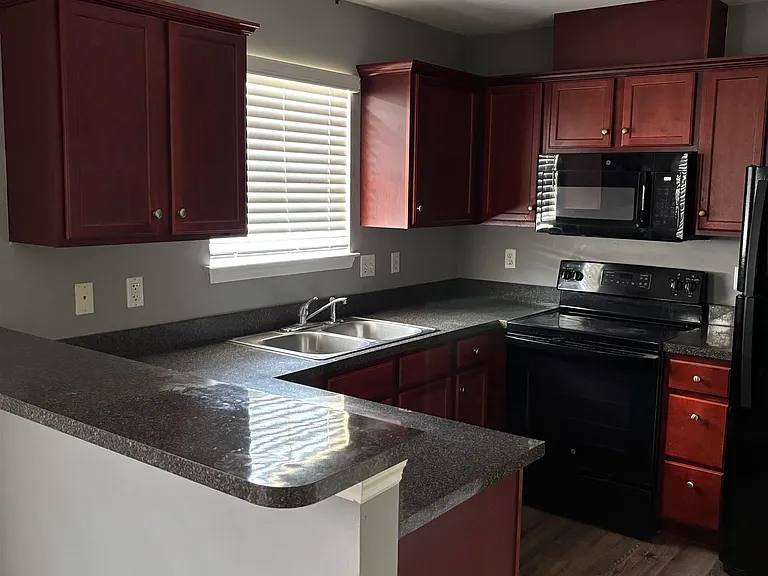 5261 Montejo Dr — Photo 10