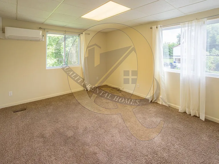 2145 E McLean Ave — Photo 4