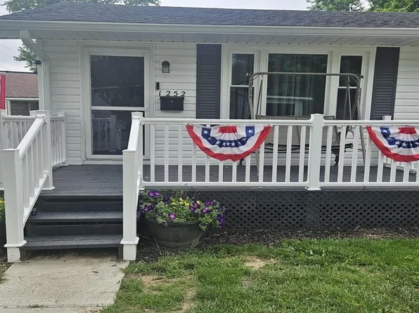 1252 Gard St, Frankfort, IN 46041
