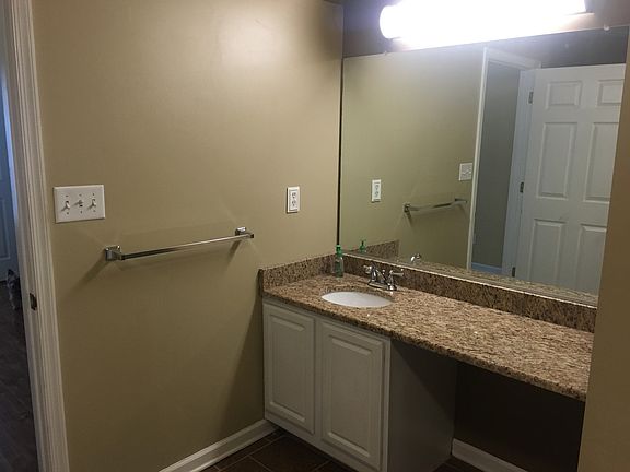 5th image of 895 Miller Creek Ln