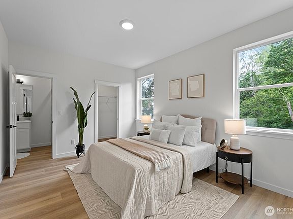 2nd image of 4120 Meridian Avenue N