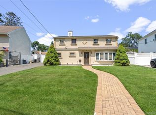 9 Rugby Road, Massapequa, NY 11758