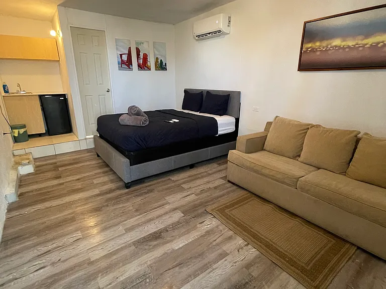 212 Calle 10 — Photo 2