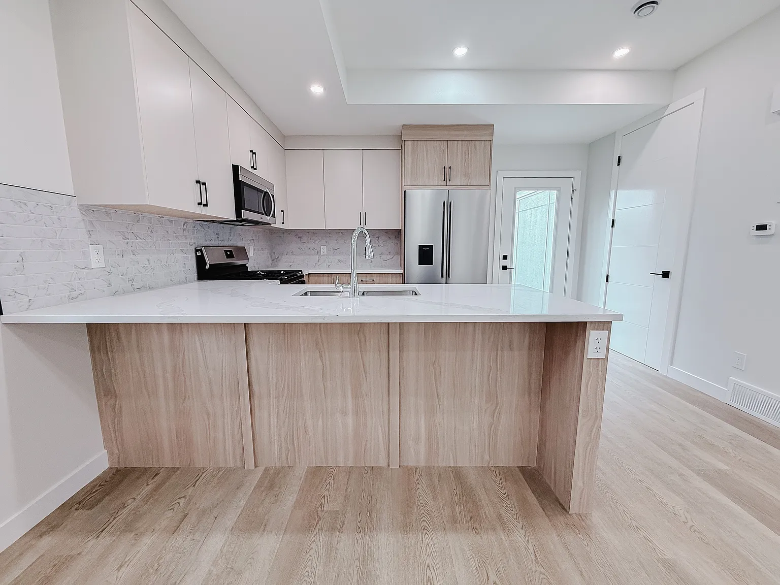 3920 77 Street NW (8- Plex), Calgary - Unit 102 (Upper) — Photo 2