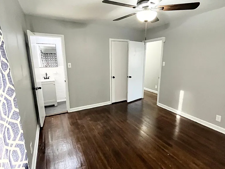 1600 S Jackson St — Photo 11