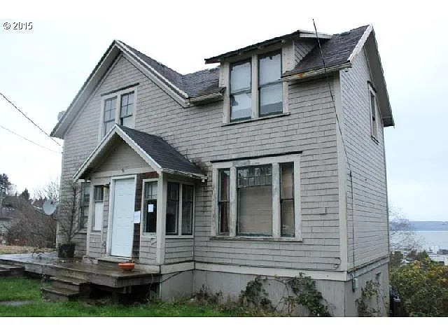936 Grand Ave photo 1