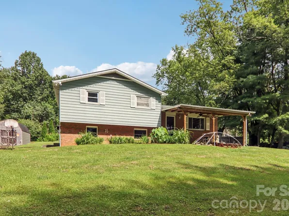 264 Cashdon Dr, Mills River, NC 28759