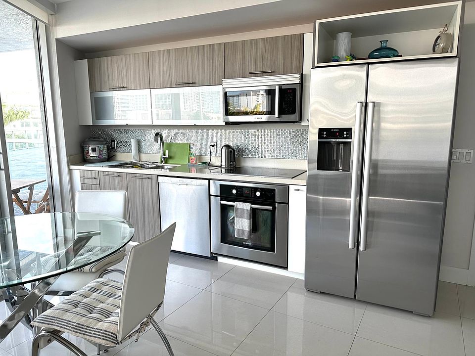 Fully equipped kitchen with Bosch appliances