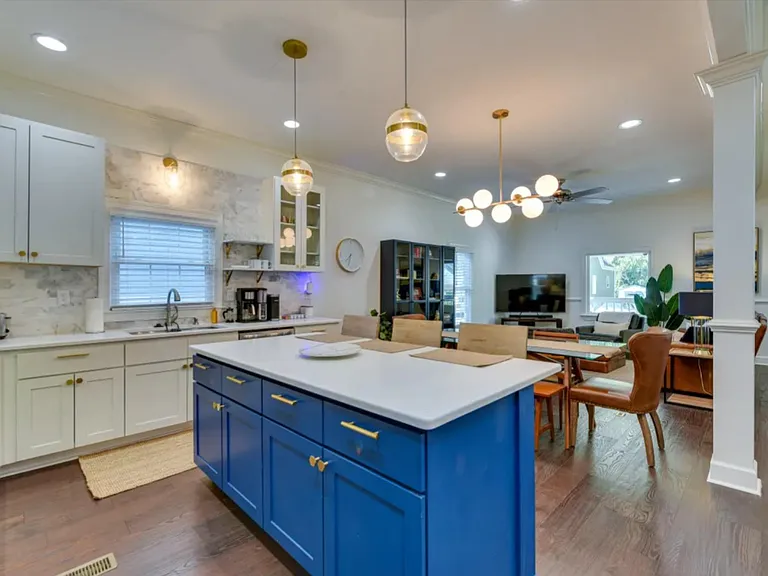 1104 Greenleaf Ave — Photo 9