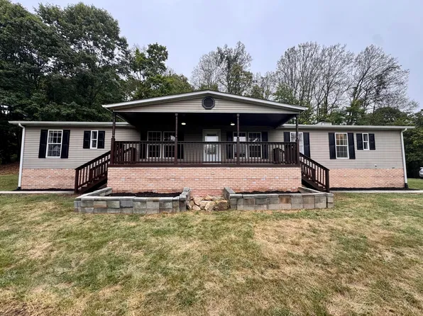103 Lookout Ridge Rd, Blue Ridge, VA 24064