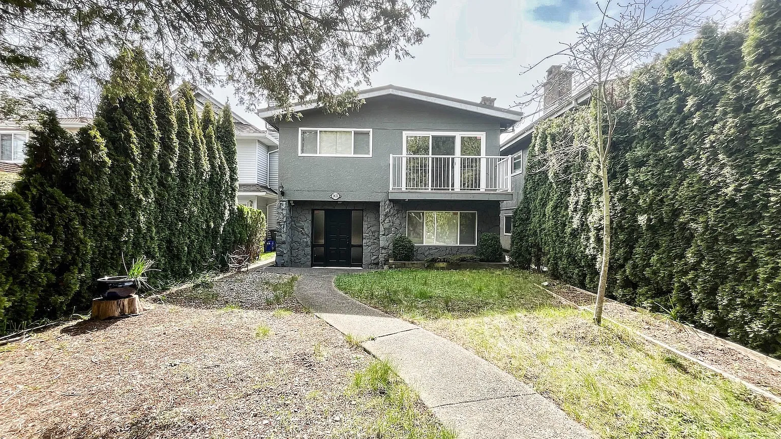 1420 Park Dr photo 1