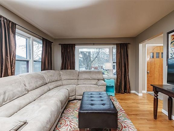 3rd image of 2713 Downer Ln