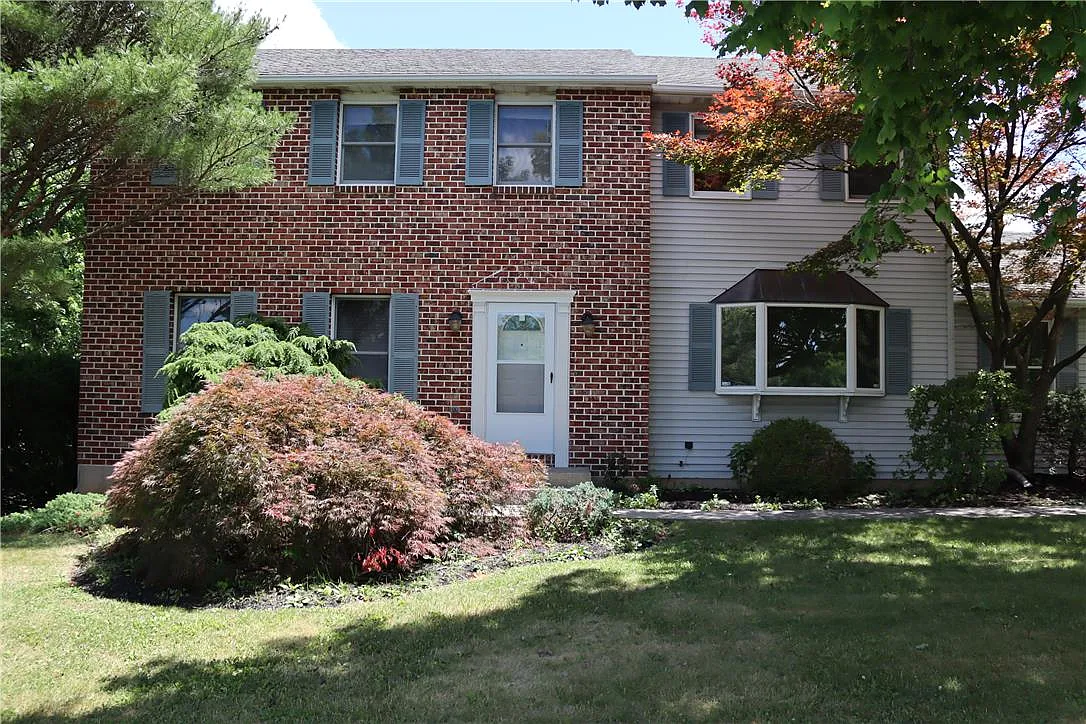 4 bed, 2.5 bath, 2132 sqft, $2,800 — Photo 1