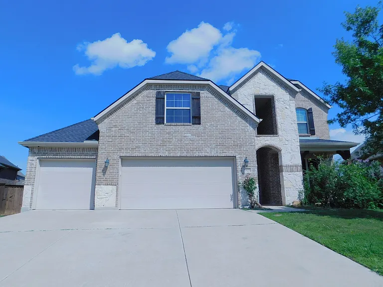2925 Morning Star Dr — Photo 2