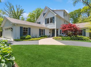 40 Oak Ter, Lake Bluff, IL 60044