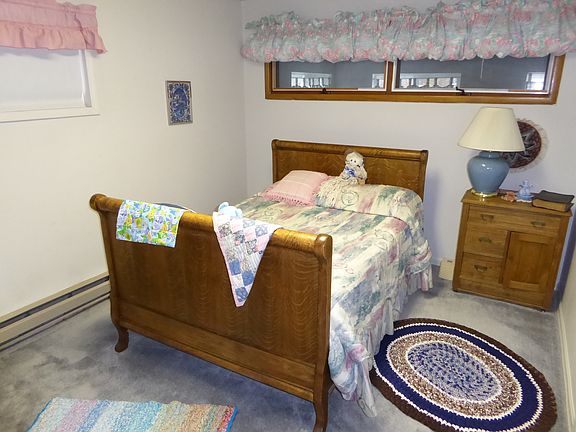 4th image of 701 Aspen St