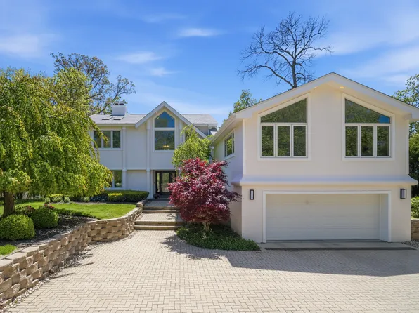 124 Ravinoaks Ln, Highland Park, IL 60035