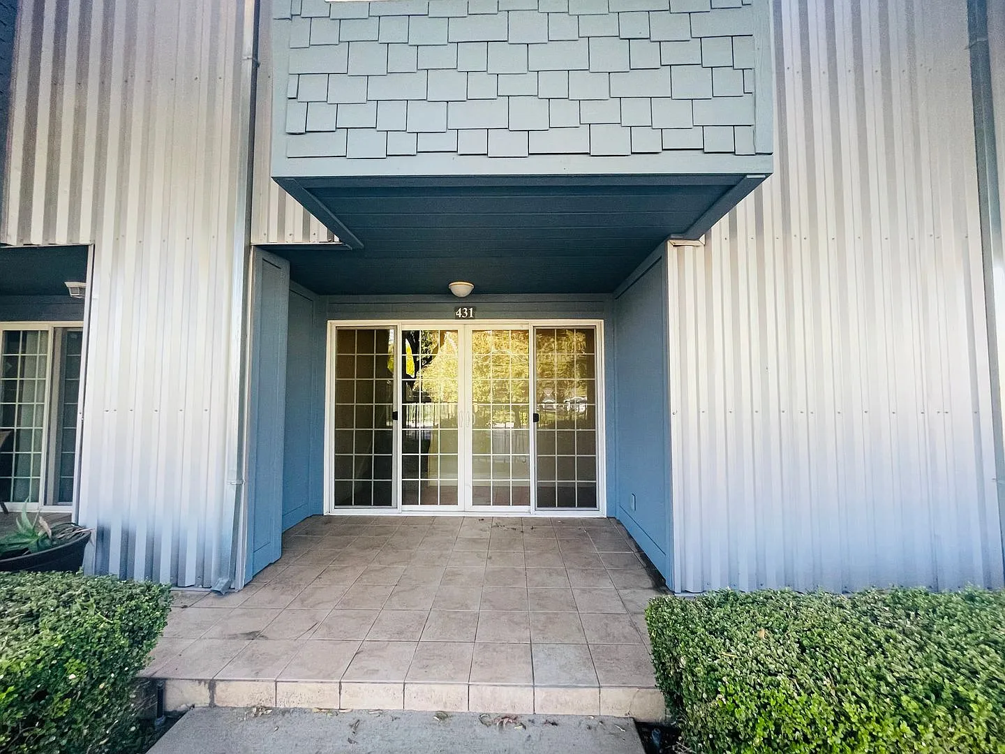 431 Harriet Ln photo 1